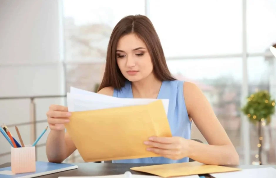 Essential Factors to Consider When Hiring Legal Document Couriers
